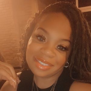 Meet your Posher, Veronica